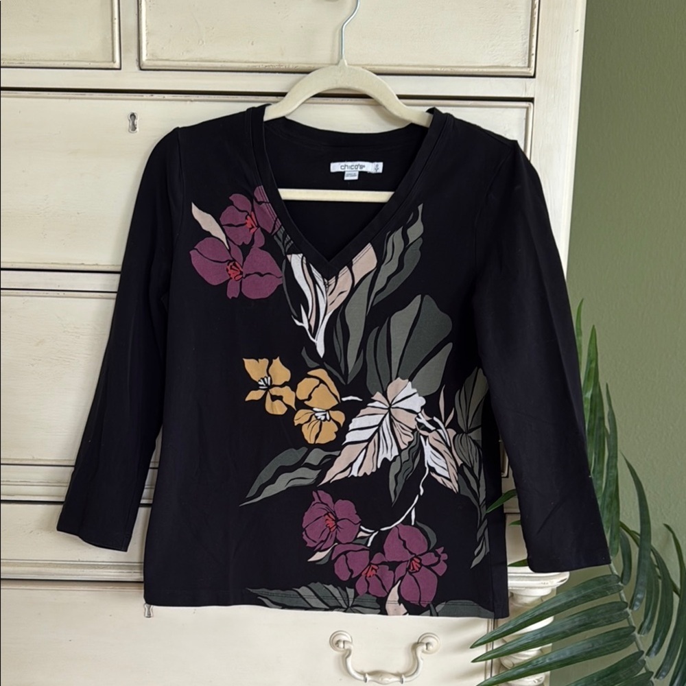 Chicos Black Floral V-Neck Top size S